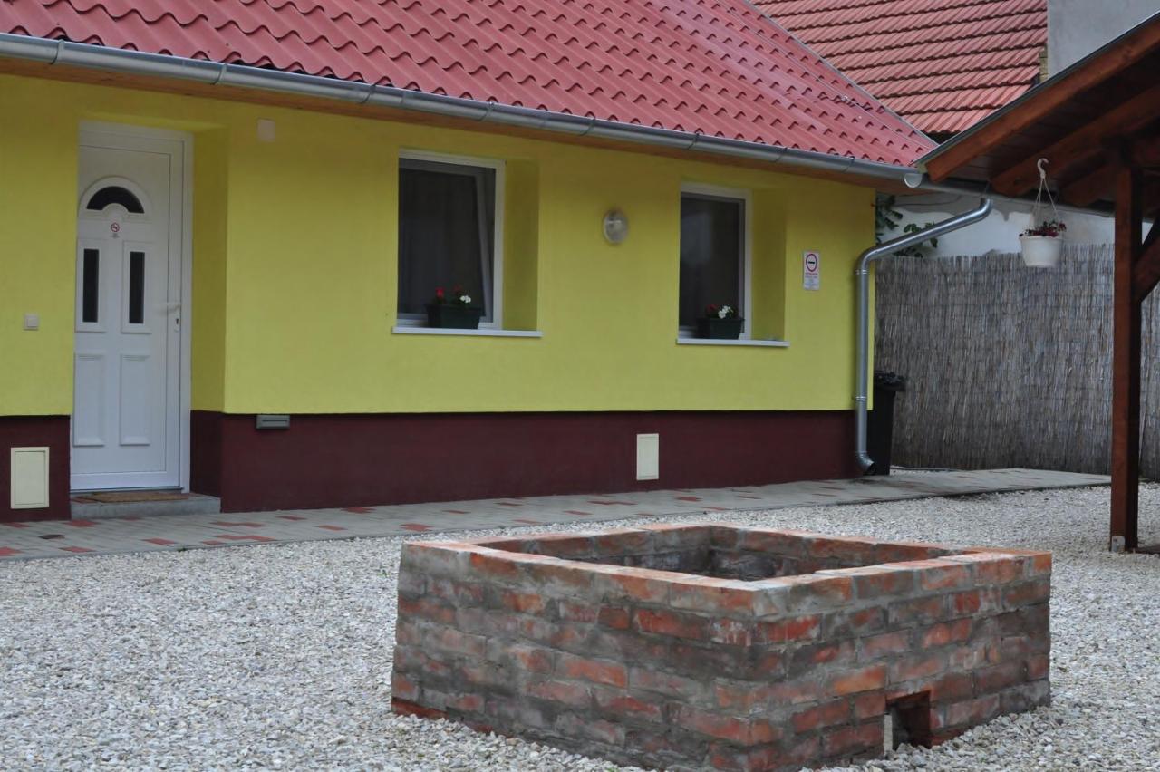 CSONGRÁDI VENDÉGVÁRÓ Apartmanok, Szarka ház Exterior foto