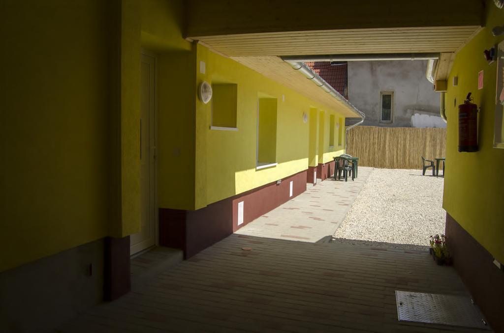 CSONGRÁDI VENDÉGVÁRÓ Apartmanok, Szarka ház Exterior foto